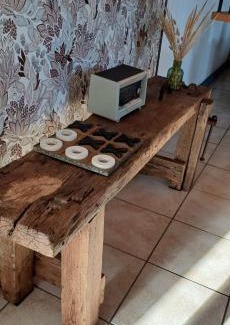 Razes House | Cozy Retreat near Lake St-Pardoux - Pet & Child Friendly