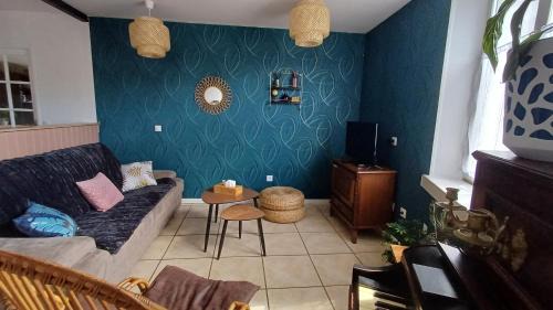 Razes House | Cozy Retreat near Lake St-Pardoux - Pet & Child Friendly