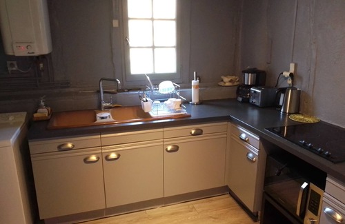 Le Noyer House | Pet-Friendly Le gîte des Ânes with Ocean View & Breakfast