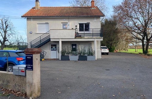 Charnay-les-Macon Apartment | Family-Friendly Getaway at Le Gîte des Écureuils