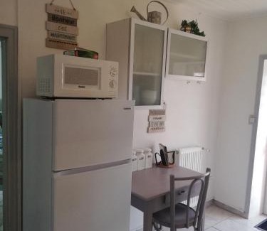 Le Bernard House | Pet-Friendly Retreat at Le gîte des Mégalithes - 9/10 Rated