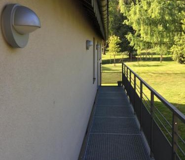 Attert Apartment | Family-Friendly Retreat at Le gîte du Bois de Loo, 4 Stars