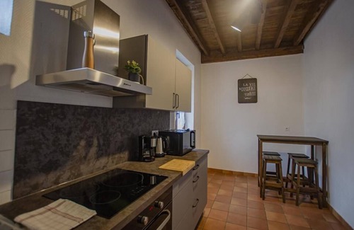 Crespy-le-Neuf House | Experience Comfort at Le Gîte du Château 2 with Spa & More
