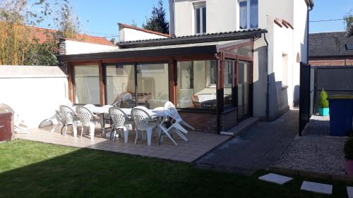 Willerval Villa | Family-Friendly Retreat at Le Gîte du Magnolia - 8.3/10 Rating