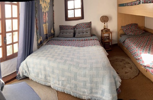 Arces House | Cozy Retreat at Le gîte du Maine Moutard with Ocean View