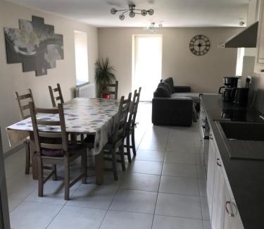 Plainfaing House | Pet-Friendly Le Gîte du Petit Béret: Rated 9.4/10
