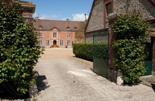 Tremblay-les-Villages House | Discover Le gîte du Prieuré: A Family-Friendly Retreat