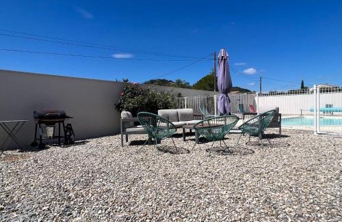 Lagorce House | Elegant Le Gîte du Vigneron: 4-Star with Oceanfront Pool