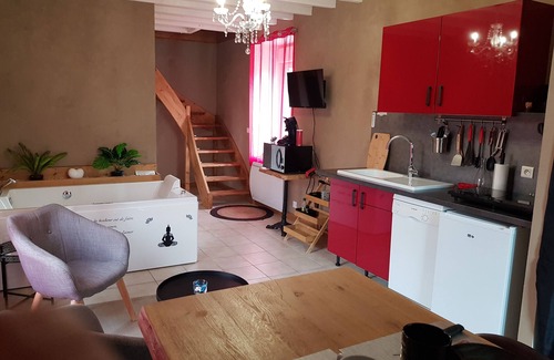 Argenteuil-sur-Armancon House | Experience Relaxation at Le Gîte du Petit Loup