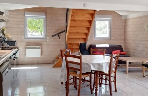 Vidauban House | Family-Friendly Le gîte jaune in VIDAUBAN with Amenities