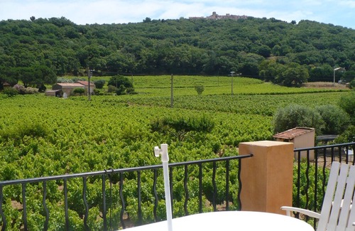 Gassin House | Family-Friendly Retreat at Le Gîte Olivier in Gassin