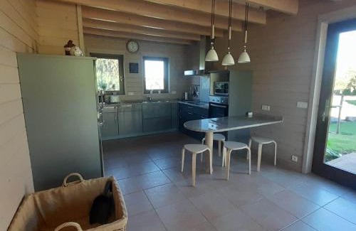 Engreux House | Pet-Friendly Oceanfront Retreat: Le gîte Pierre et Bois