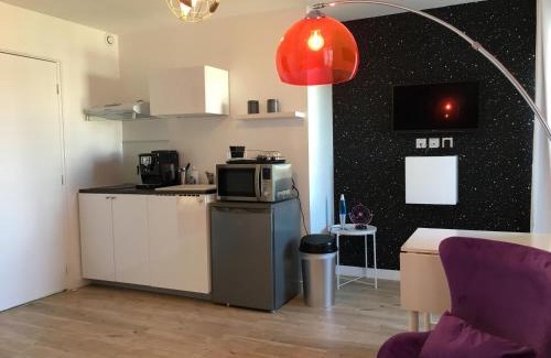 Centre Ville Apartment | Tranquil Le Galaxy with Garden View and Free Wi-Fi