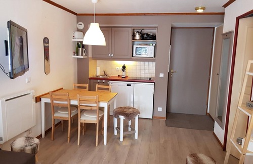 La Salle-les-Alpes Apartment | Le Galibier - Renovated Apartment Near the Slopes, Pet Friendly