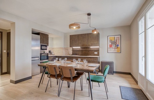 Laval Apartment | Le Gambetta: Modern Apartment with Parking & Netflix Access