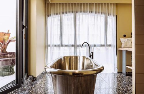 Biarritz Hotel | Enjoy Oceanfront Bliss at Le Garage Biarritz Hôtel