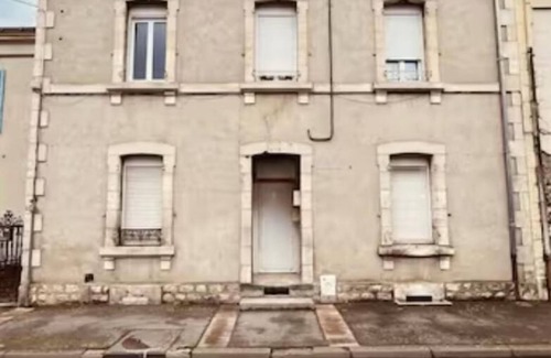 Montlucon Apartment | Discover Family-Friendly Comfort at Le Gatsby Hotel