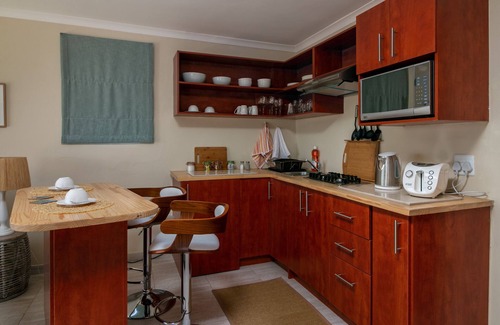 Cape Town Apartment | Oceanfront Comfort at Le Gaulois - Family-Friendly Flats