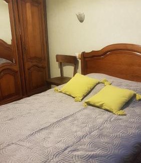Le Genest-Saint-Isle House | Pet-Friendly Getaway at Le Genest St Isles - Rated 9/10
