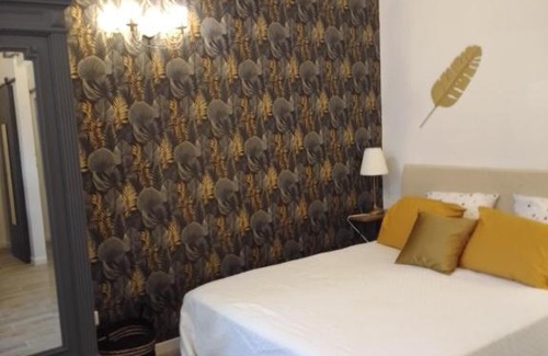 Bourges Apartment | Elegant Studio in Historic Heart - Rated 9.4/10 by Guests