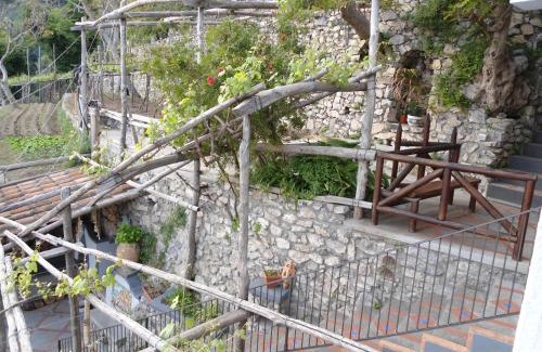 Montepertuso Bed & Breakfast | Discover Le Ghiande: Pet-Friendly Retreat with Hot Tub