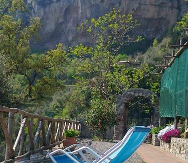 Montepertuso Bed & Breakfast | Discover Le Ghiande: Pet-Friendly Retreat with Hot Tub