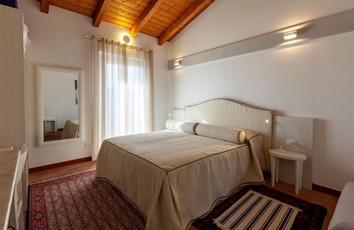 Massa Bed & Breakfast | Exceptional Le Ginestre: Pet-Friendly with Pool Access