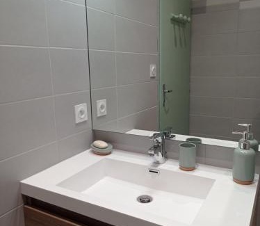 Libourne Apartment | Discover Le Girond'Inn: Rated 9.2/10 by Guests