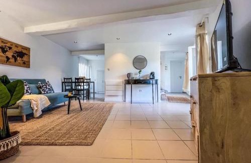 Malause Apartment | Family-Friendly Le Gite 2 - Ideal Comfort for 4 Guests