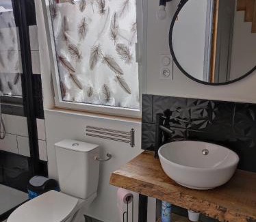 Magny-le-Freule House | Discover Le Gite Adore: Family-Friendly Retreat Rated 8.9