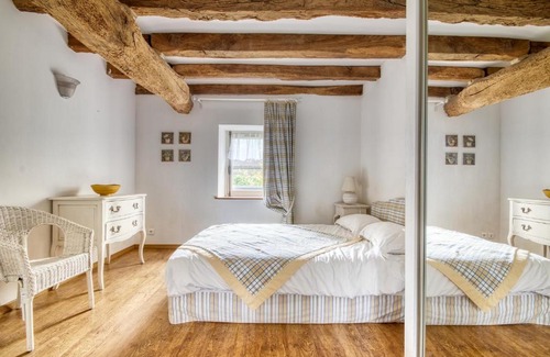 Missillac Villa | Le Gite Blanc: Oceanfront Getaway with Pet-Friendly Comfort