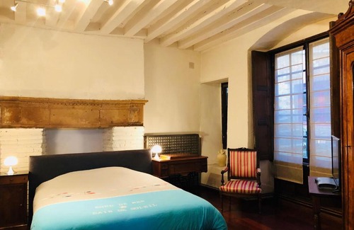 Republique Apartment | Guest Rated 10/10: Le Gite de la Muraille Awaits You