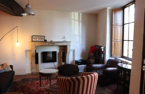 Republique Apartment | Guest Rated 10/10: Le Gite de la Muraille Awaits You