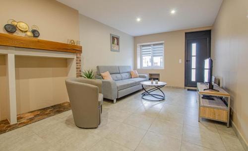 Plessis-Barbuise House | Oceanfront Getaway at Le gite de la place for Families