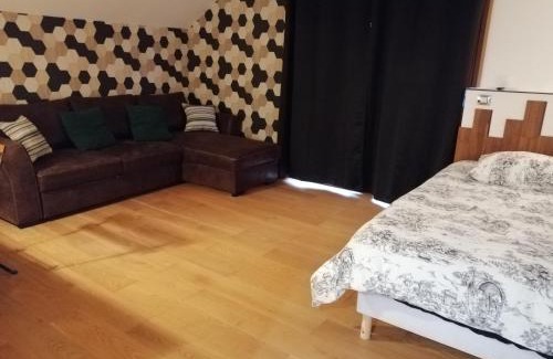 La Bassee Apartment | Charming Farmhouse Retreat with Indoor Private Pool