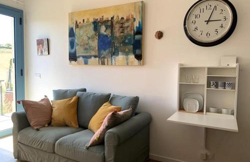 Montbrun-Lauragais Apartment | Oceanfront Escape at le Gite du Loriot with Pool Access