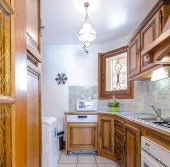Balnot-sur-Laignes House | Relax at Le Gite du Petit Ecureuil with Oceanfront Views
