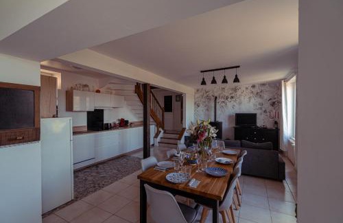 Audrieu House | Relaxing Retreat at Le Gite La Mélusine with Hot Tub