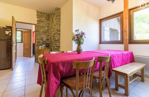 Saint-Etienne-de-Cuines House | Inviting Stay at LE Glandon - Family-Friendly Amenities