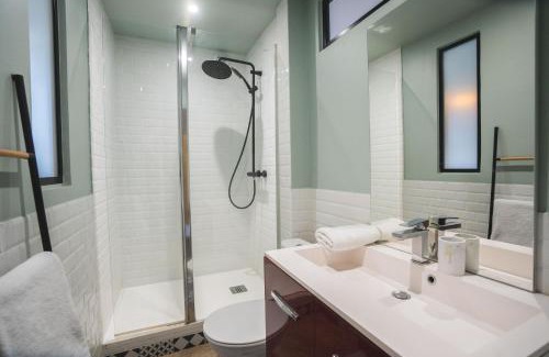 Laval Apartment | Pet-Friendly LE GOLD Gare SNCF: Calm Residence & 9/10 Rating