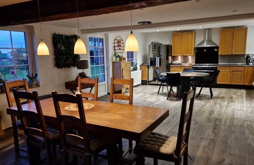 Ecardenville-la-Campagne Cottage | Discover Le Grand Gîte du Mesnil D'ecardenville with Pool