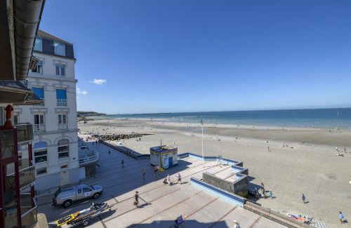 Wimereux Apartment | Child-Friendly Retreat at Le Grand Bleu with 9.2 Rating