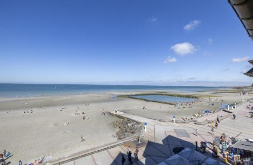 Wimereux Apartment | Child-Friendly Retreat at Le Grand Bleu with 9.2 Rating