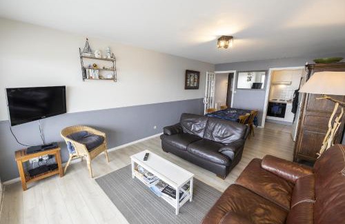 Wimereux Apartment | Child-Friendly Retreat at Le Grand Bleu with 9.2 Rating