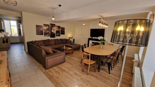 Appoigny Apartment | Family-Friendly Retreat at Le Grand Bourgeois Hotel