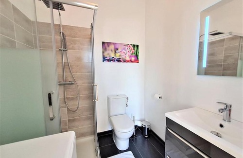 Faubourg-Raines Apartment | Discover Le Grand Cru Near the Cité de la Gastronomie