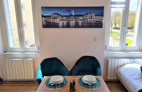 Faubourg-Raines Apartment | Discover Le Grand Cru Near the Cité de la Gastronomie