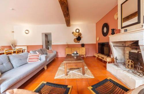 Tonnay-Charente House | Cozy Le Grand Franc Gite - Guest Rated 9.7/10, Family Friendly