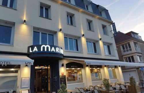 Port-en-Bessin-Huppain Hotel | Cozy Le Grand Hôtel de la Marine with Oceanfront Views