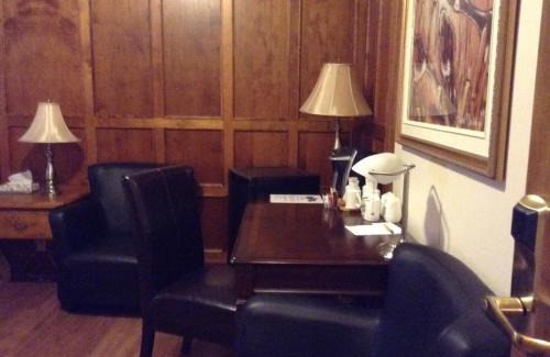 Baie Comeau Hotel | Elegant Le Grand Hôtel with Ocean Views and Breakfast